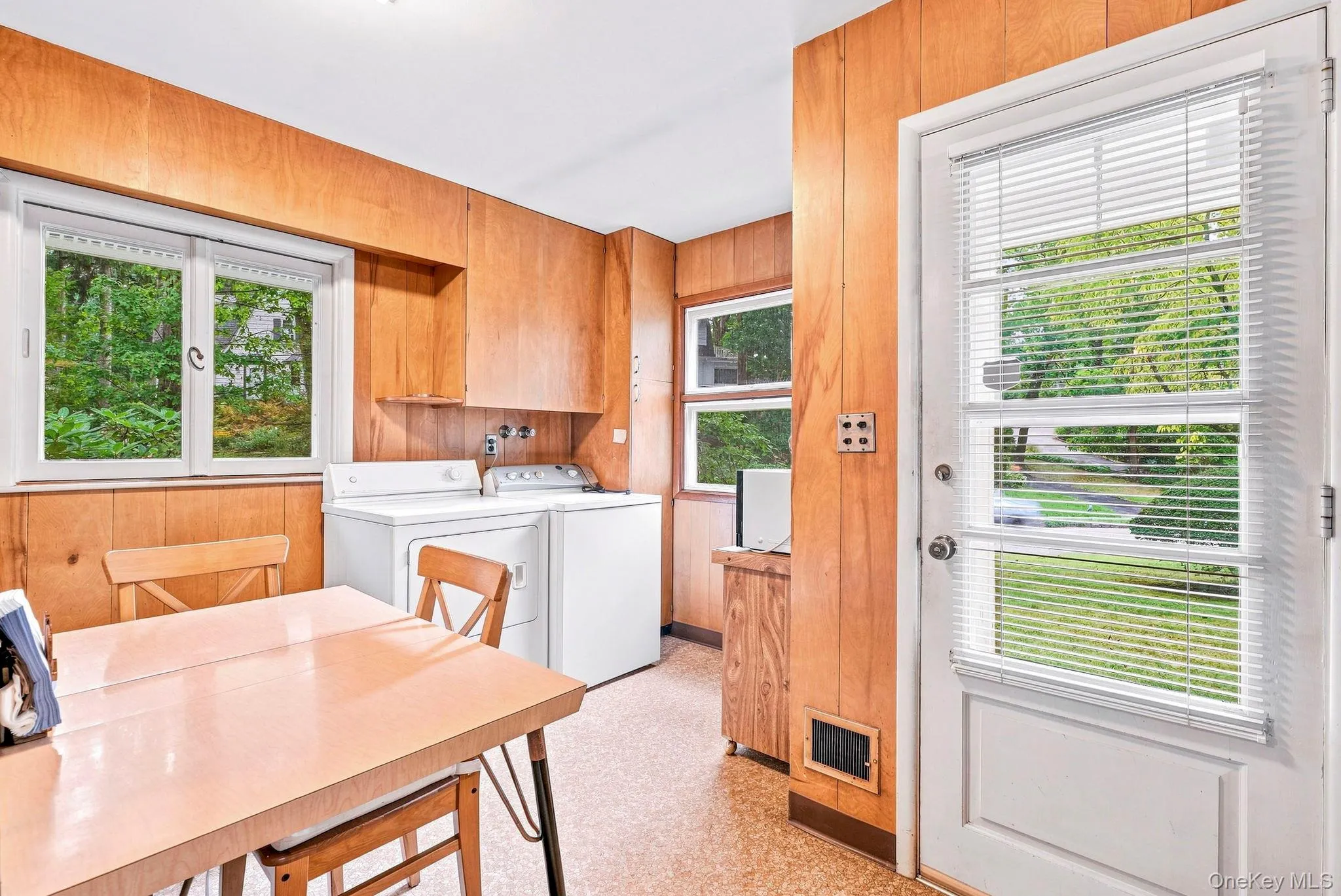 21 Seely Place, Greenburgh, NY, 4 Bedrooms Bedrooms, 7 Rooms Rooms,2 BathroomsBathrooms,Residential,For Rent,Seely,0,1050370 21 Seely Place, Greenburgh, NY, 4 Bedrooms Bedrooms, 7 Rooms Rooms,2 BathroomsBathrooms,Residential,For Rent,Seely,0,1050370