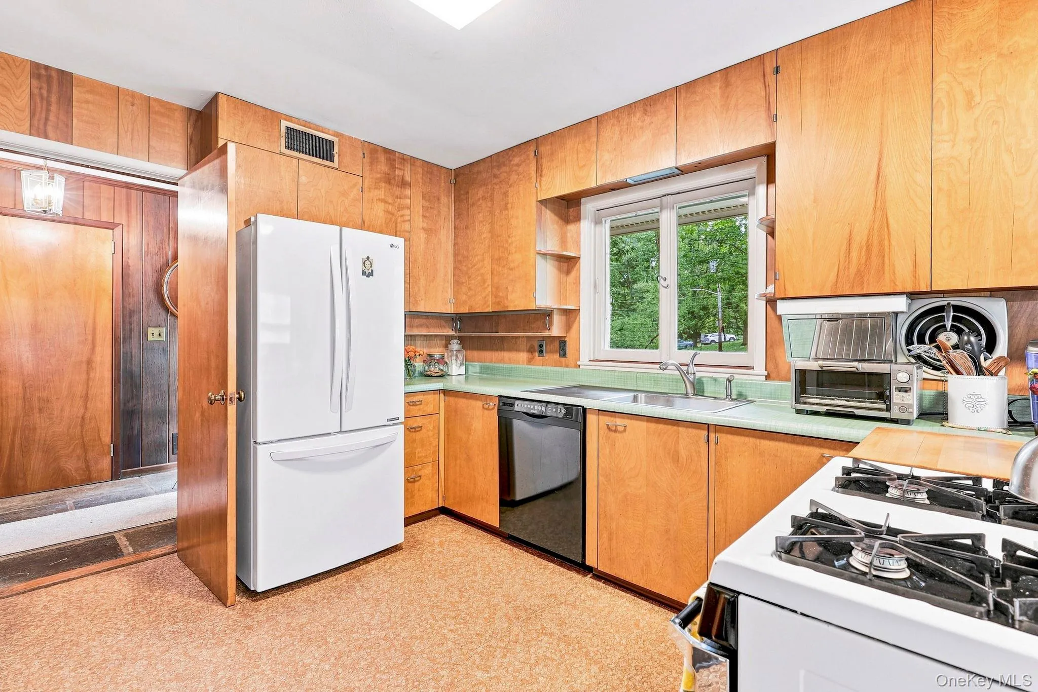 21 Seely Place, Greenburgh, NY, 4 Bedrooms Bedrooms, 7 Rooms Rooms,2 BathroomsBathrooms,Residential,For Rent,Seely,0,1050370 21 Seely Place, Greenburgh, NY, 4 Bedrooms Bedrooms, 7 Rooms Rooms,2 BathroomsBathrooms,Residential,For Rent,Seely,0,1050370