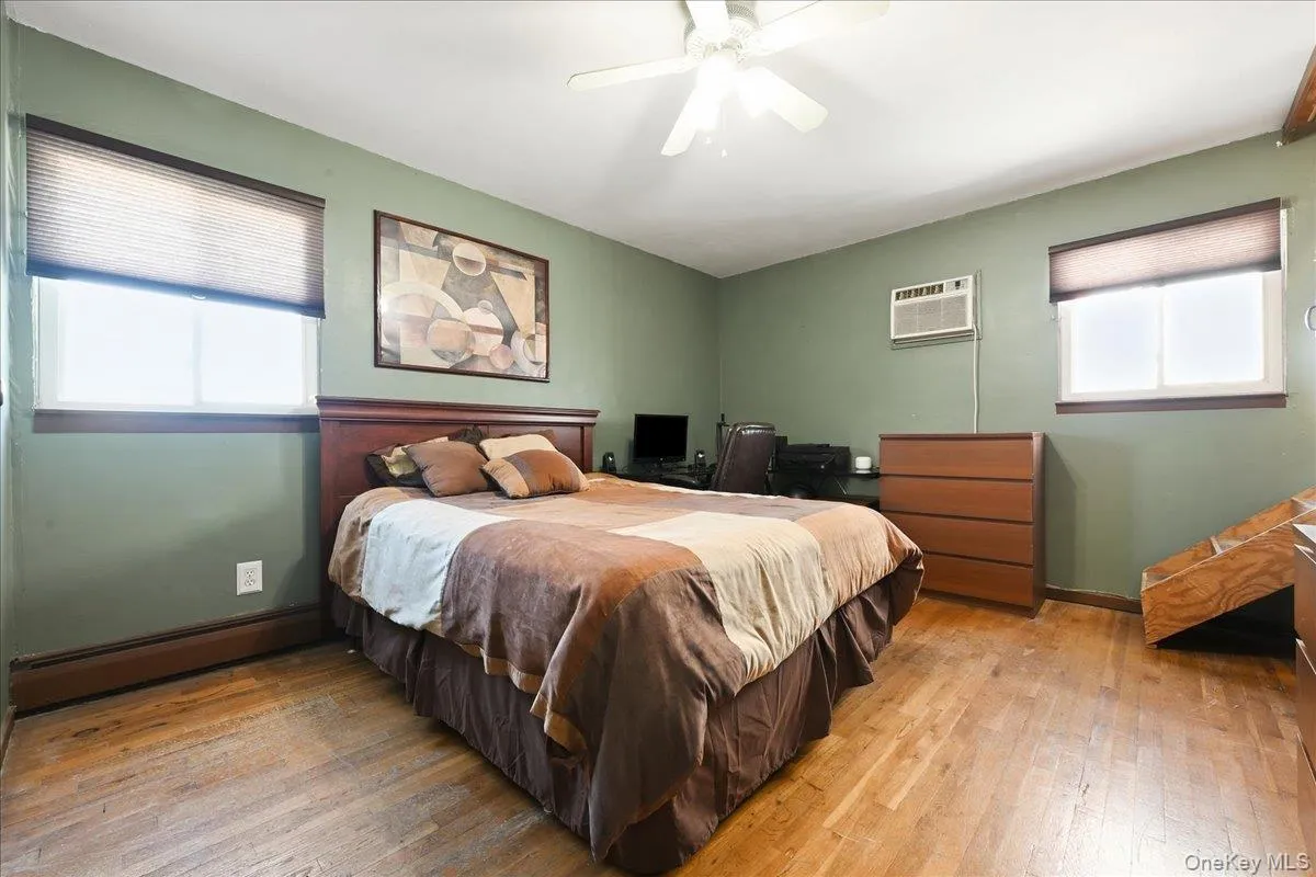 2872 Bayview Avenue, Hempstead, NY, 4 Bedrooms Bedrooms, 9 Rooms Rooms,2 BathroomsBathrooms,Residential,For Rent,Bayview,0,1050377 2872 Bayview Avenue, Hempstead, NY, 4 Bedrooms Bedrooms, 9 Rooms Rooms,2 BathroomsBathrooms,Residential,For Rent,Bayview,0,1050377