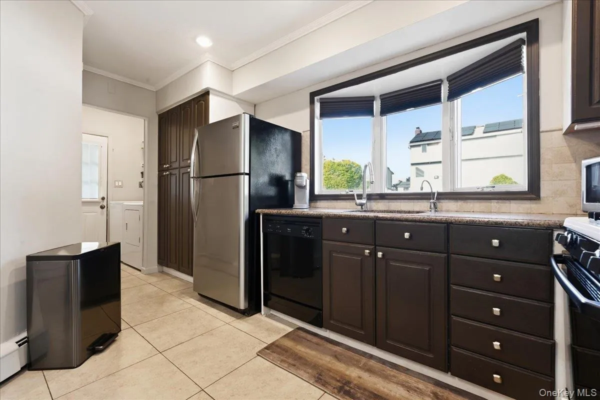 2872 Bayview Avenue, Hempstead, NY, 4 Bedrooms Bedrooms, 9 Rooms Rooms,2 BathroomsBathrooms,Residential,For Rent,Bayview,0,1050377 2872 Bayview Avenue, Hempstead, NY, 4 Bedrooms Bedrooms, 9 Rooms Rooms,2 BathroomsBathrooms,Residential,For Rent,Bayview,0,1050377
