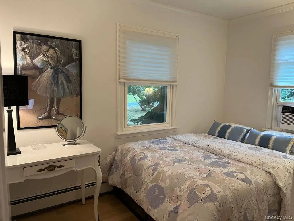 3 Clinton Avenue, Southampton, NY, 2 Bedroom Bedrooms, 5 Room Rooms,1 BathroomBathrooms,Residential Lease,For Rent,Clinton,0,1050385 3 Clinton Avenue, Southampton, NY, 2 Bedroom Bedrooms, 5 Room Rooms,1 BathroomBathrooms,Residential Lease,For Rent,Clinton,0,1050385
