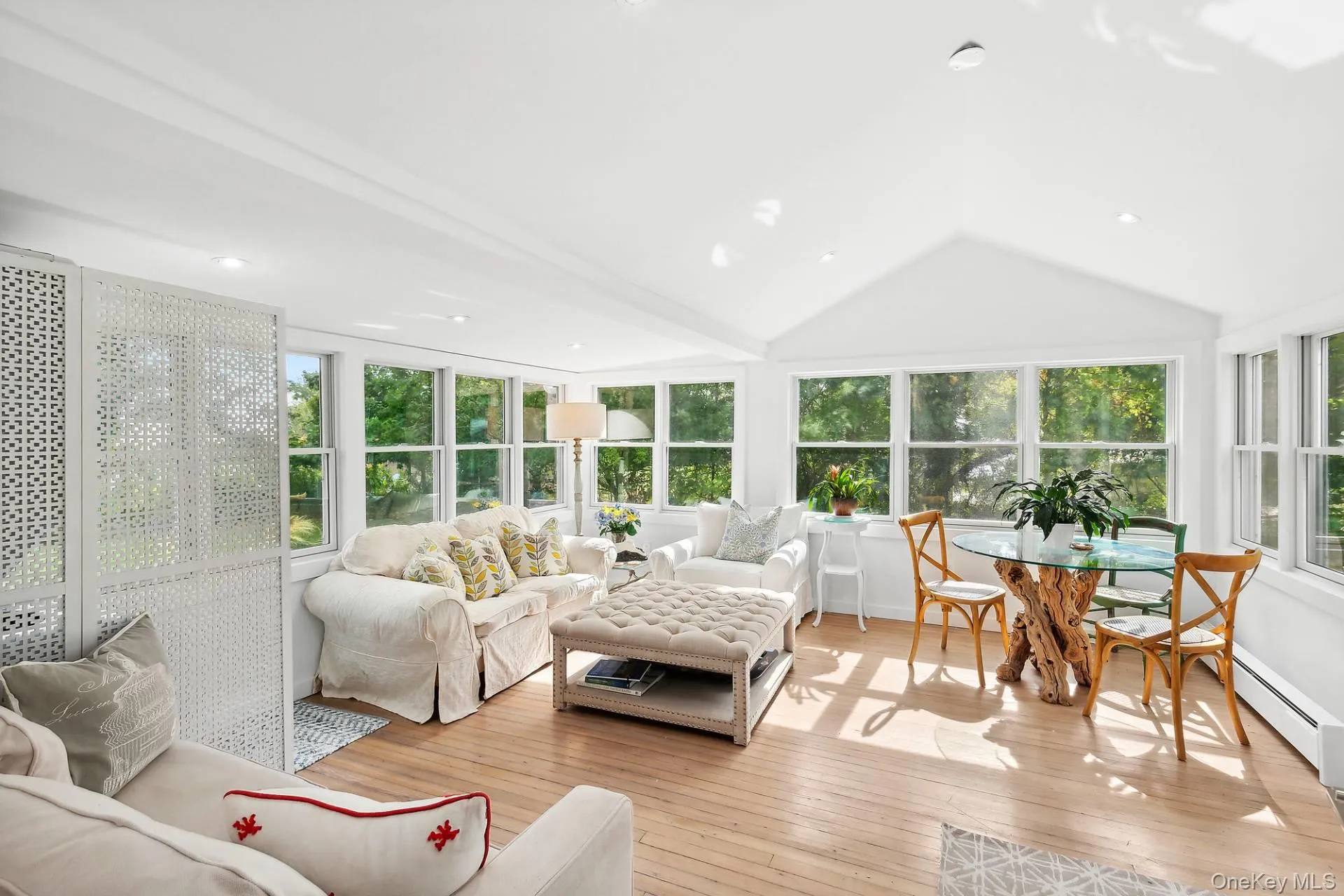 3 Clinton Avenue, Southampton, NY, 2 Bedroom Bedrooms, 5 Room Rooms,1 BathroomBathrooms,Residential Lease,For Rent,Clinton,0,1050385 3 Clinton Avenue, Southampton, NY, 2 Bedroom Bedrooms, 5 Room Rooms,1 BathroomBathrooms,Residential Lease,For Rent,Clinton,0,1050385