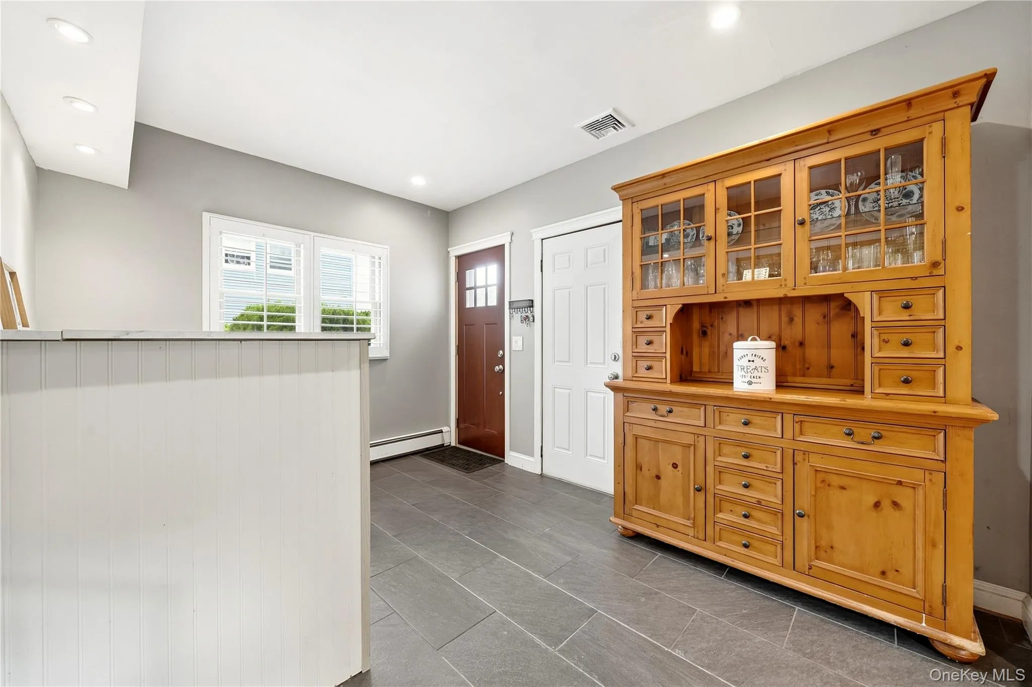 2 Baltic Place, Babylon, NY, 3 Bedrooms Bedrooms, 8 Rooms Rooms,2 BathroomsBathrooms,Residential,For Rent,Baltic,0,1050387 2 Baltic Place, Babylon, NY, 3 Bedrooms Bedrooms, 8 Rooms Rooms,2 BathroomsBathrooms,Residential,For Rent,Baltic,0,1050387