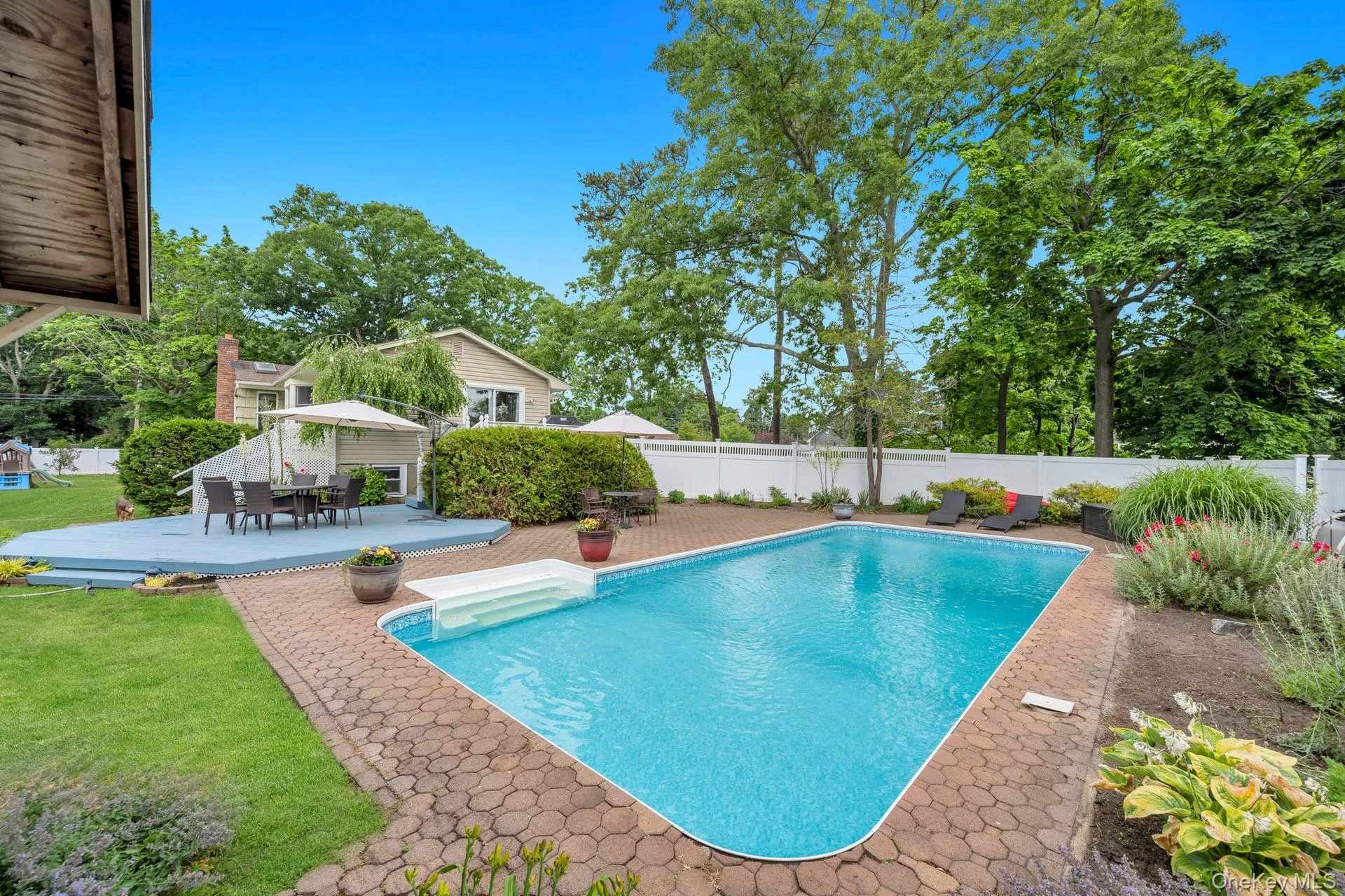 93 Midwood Avenue, Smithtown, NY, 4 Bedrooms Bedrooms, 8 Rooms Rooms,3 BathroomsBathrooms,Residential,For Rent,Midwood,0,1050390 93 Midwood Avenue, Smithtown, NY, 4 Bedrooms Bedrooms, 8 Rooms Rooms,3 BathroomsBathrooms,Residential,For Rent,Midwood,0,1050390