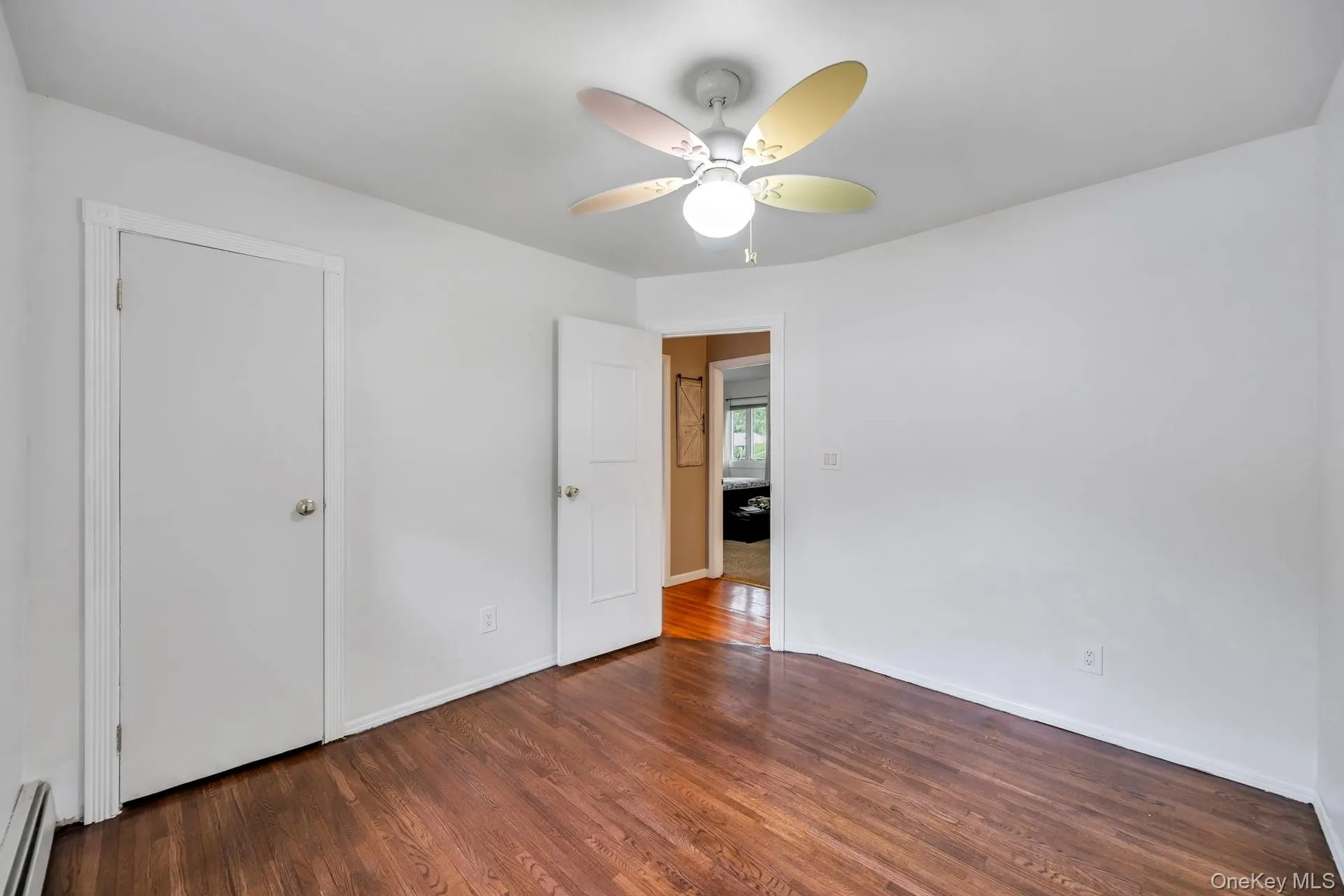 93 Midwood Avenue, Smithtown, NY, 4 Bedrooms Bedrooms, 8 Rooms Rooms,3 BathroomsBathrooms,Residential,For Rent,Midwood,0,1050390 93 Midwood Avenue, Smithtown, NY, 4 Bedrooms Bedrooms, 8 Rooms Rooms,3 BathroomsBathrooms,Residential,For Rent,Midwood,0,1050390