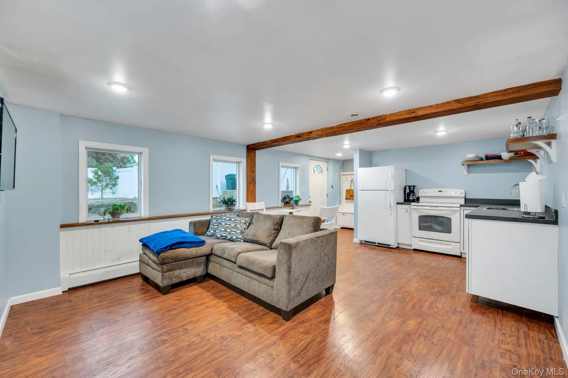 93 Midwood Avenue, Smithtown, NY, 4 Bedrooms Bedrooms, 8 Rooms Rooms,3 BathroomsBathrooms,Residential,For Rent,Midwood,0,1050390 93 Midwood Avenue, Smithtown, NY, 4 Bedrooms Bedrooms, 8 Rooms Rooms,3 BathroomsBathrooms,Residential,For Rent,Midwood,0,1050390