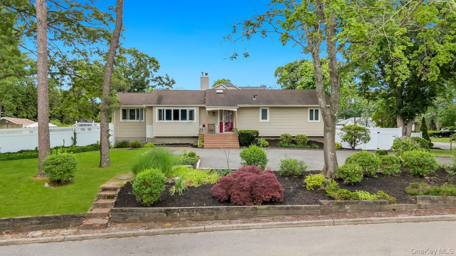 93 Midwood Avenue, Smithtown, NY, 4 Bedrooms Bedrooms, 8 Rooms Rooms,3 BathroomsBathrooms,Residential,For Rent,Midwood,0,1050390 93 Midwood Avenue, Smithtown, NY, 4 Bedrooms Bedrooms, 8 Rooms Rooms,3 BathroomsBathrooms,Residential,For Rent,Midwood,0,1050390