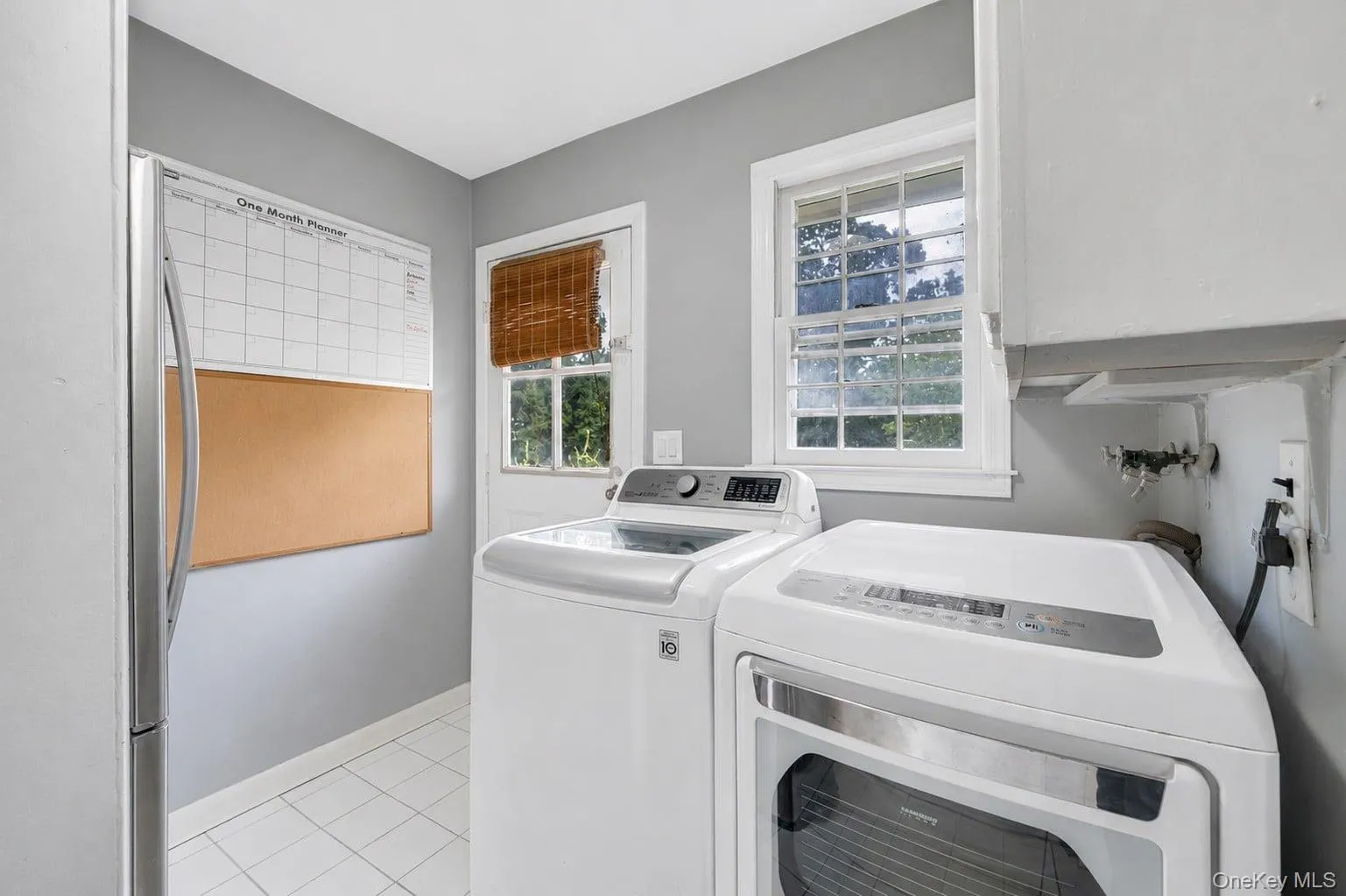 93 Midwood Avenue, Smithtown, NY, 4 Bedrooms Bedrooms, 8 Rooms Rooms,3 BathroomsBathrooms,Residential,For Rent,Midwood,0,1050390 93 Midwood Avenue, Smithtown, NY, 4 Bedrooms Bedrooms, 8 Rooms Rooms,3 BathroomsBathrooms,Residential,For Rent,Midwood,0,1050390
