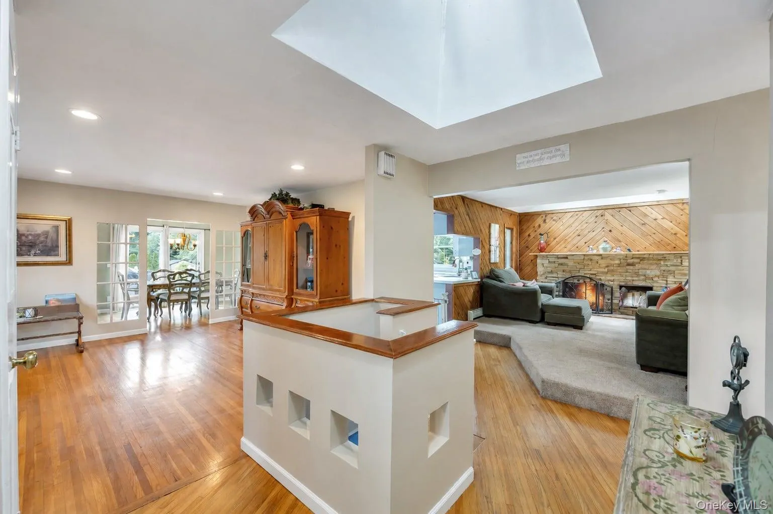 93 Midwood Avenue, Smithtown, NY, 4 Bedrooms Bedrooms, 8 Rooms Rooms,3 BathroomsBathrooms,Residential,For Rent,Midwood,0,1050390 93 Midwood Avenue, Smithtown, NY, 4 Bedrooms Bedrooms, 8 Rooms Rooms,3 BathroomsBathrooms,Residential,For Rent,Midwood,0,1050390