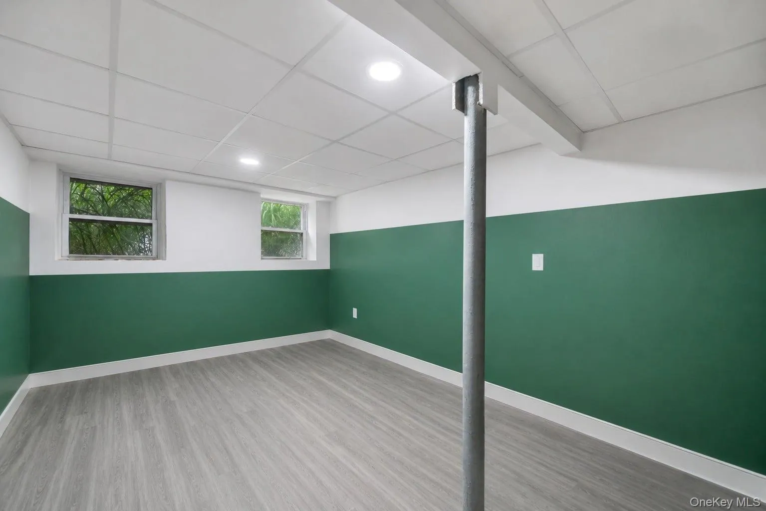 93 Midwood Avenue, Smithtown, NY, 4 Bedrooms Bedrooms, 8 Rooms Rooms,3 BathroomsBathrooms,Residential,For Rent,Midwood,0,1050390 93 Midwood Avenue, Smithtown, NY, 4 Bedrooms Bedrooms, 8 Rooms Rooms,3 BathroomsBathrooms,Residential,For Rent,Midwood,0,1050390