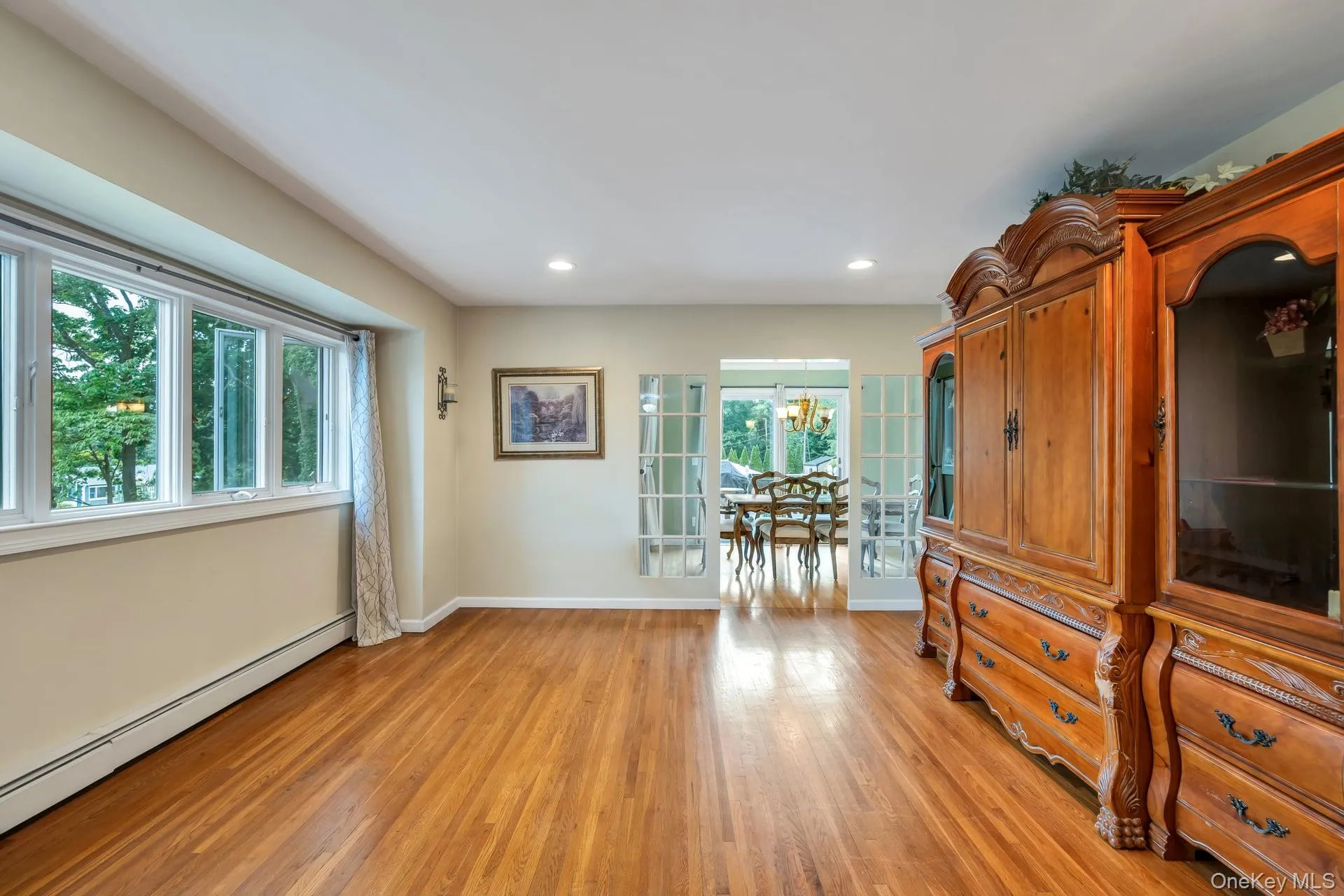 93 Midwood Avenue, Smithtown, NY, 4 Bedrooms Bedrooms, 8 Rooms Rooms,3 BathroomsBathrooms,Residential,For Rent,Midwood,0,1050390 93 Midwood Avenue, Smithtown, NY, 4 Bedrooms Bedrooms, 8 Rooms Rooms,3 BathroomsBathrooms,Residential,For Rent,Midwood,0,1050390