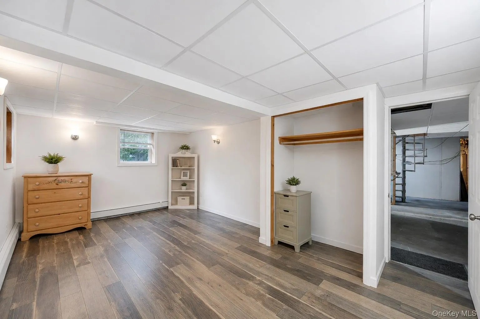 93 Midwood Avenue, Smithtown, NY, 4 Bedrooms Bedrooms, 8 Rooms Rooms,3 BathroomsBathrooms,Residential,For Rent,Midwood,0,1050390 93 Midwood Avenue, Smithtown, NY, 4 Bedrooms Bedrooms, 8 Rooms Rooms,3 BathroomsBathrooms,Residential,For Rent,Midwood,0,1050390