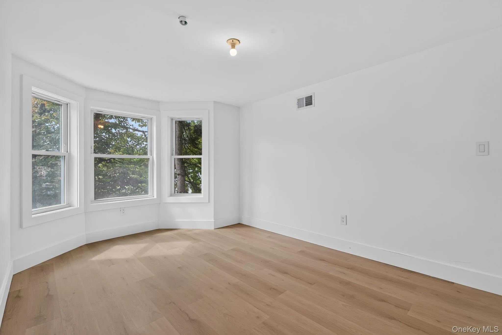 76 Poplar Street, Newburgh (city), NY, 5 Bedrooms Bedrooms, 11 Rooms Rooms,2 BathroomsBathrooms,Residential,For Rent,Poplar,0,1050393 76 Poplar Street, Newburgh (city), NY, 5 Bedrooms Bedrooms, 11 Rooms Rooms,2 BathroomsBathrooms,Residential,For Rent,Poplar,0,1050393