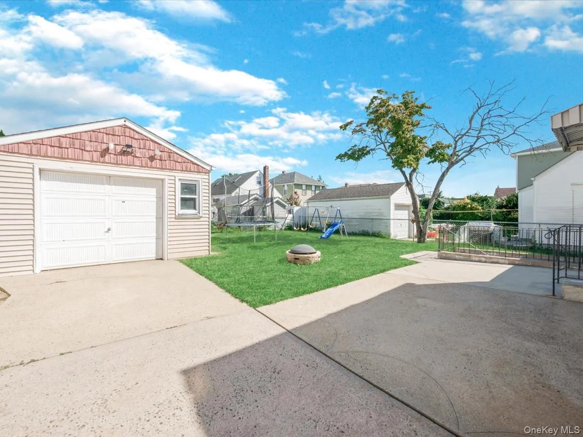 77 LITCHFIELD Avenue, Hempstead, NY, 4 Bedrooms Bedrooms, 10 Rooms Rooms,3 BathroomsBathrooms,Residential,For Rent,LITCHFIELD,0,1050396 77 LITCHFIELD Avenue, Hempstead, NY, 4 Bedrooms Bedrooms, 10 Rooms Rooms,3 BathroomsBathrooms,Residential,For Rent,LITCHFIELD,0,1050396