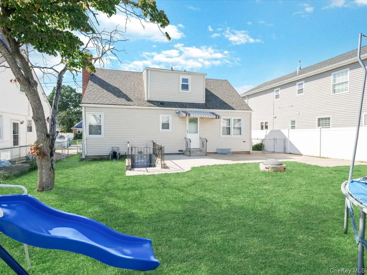 77 LITCHFIELD Avenue, Hempstead, NY, 4 Bedrooms Bedrooms, 10 Rooms Rooms,3 BathroomsBathrooms,Residential,For Rent,LITCHFIELD,0,1050396 77 LITCHFIELD Avenue, Hempstead, NY, 4 Bedrooms Bedrooms, 10 Rooms Rooms,3 BathroomsBathrooms,Residential,For Rent,LITCHFIELD,0,1050396