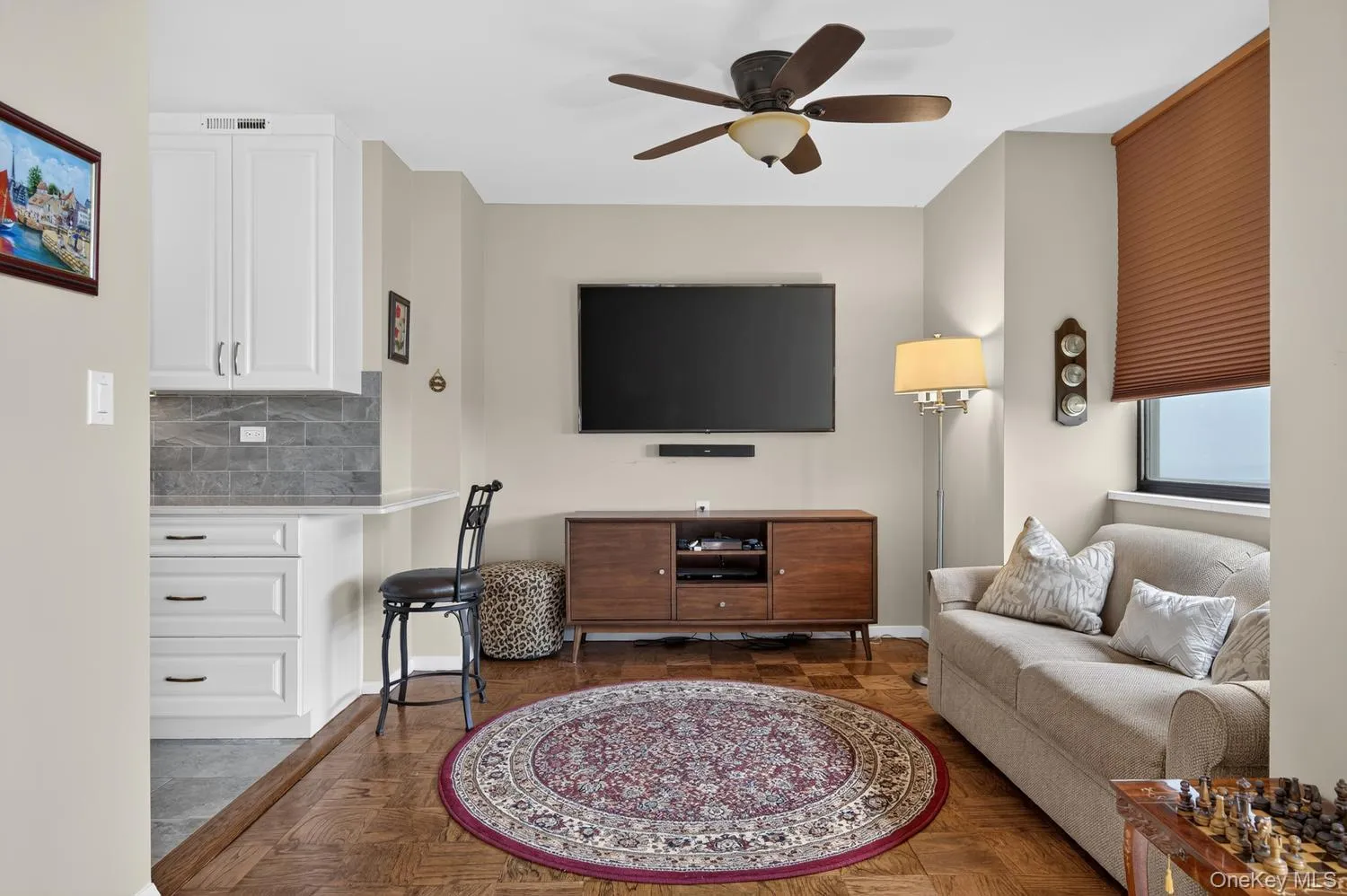 27110 Grand Central Parkway, New York, NY, 1 Bedroom Bedrooms, 4 Rooms Rooms,1 BathroomBathrooms,Residential,For Rent,Grand Central,0,1050400 27110 Grand Central Parkway, New York, NY, 1 Bedroom Bedrooms, 4 Rooms Rooms,1 BathroomBathrooms,Residential,For Rent,Grand Central,0,1050400