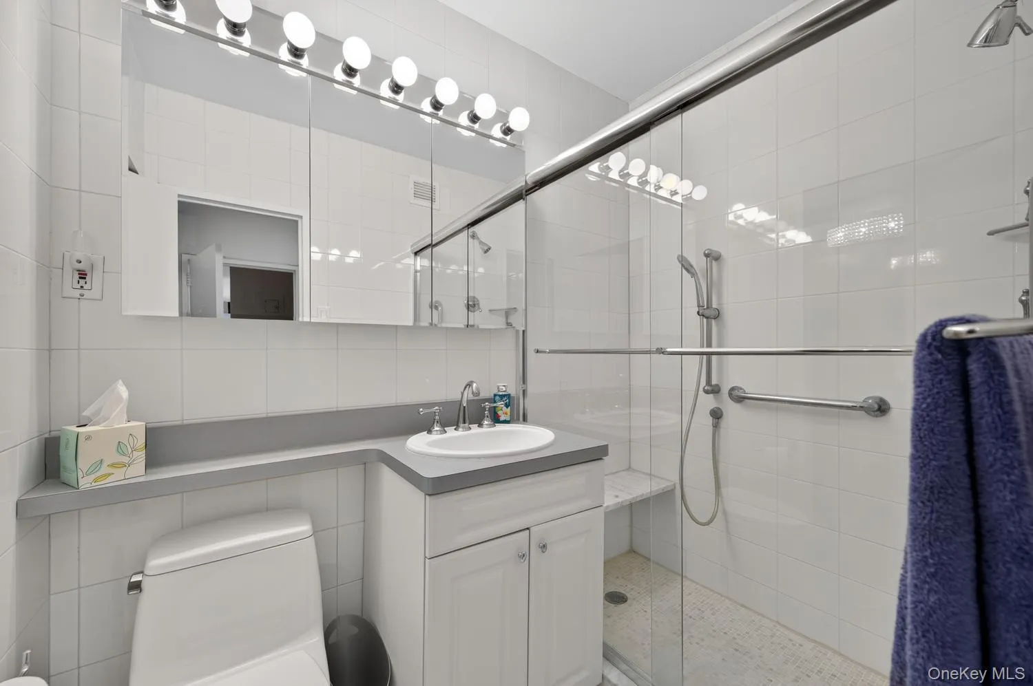 27110 Grand Central Parkway, New York, NY, 1 Bedroom Bedrooms, 4 Rooms Rooms,1 BathroomBathrooms,Residential,For Rent,Grand Central,0,1050400 27110 Grand Central Parkway, New York, NY, 1 Bedroom Bedrooms, 4 Rooms Rooms,1 BathroomBathrooms,Residential,For Rent,Grand Central,0,1050400