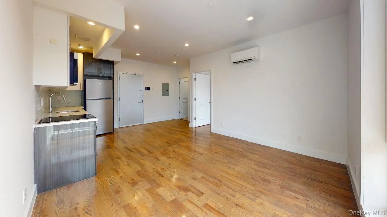 138-28 Queens Boulevard, New York, NY, 1 Bedroom Bedrooms, 3 Rooms Rooms,1 BathroomBathrooms,Residential Lease,For Rent,Queens,0,1050401 138-28 Queens Boulevard, New York, NY, 1 Bedroom Bedrooms, 3 Rooms Rooms,1 BathroomBathrooms,Residential Lease,For Rent,Queens,0,1050401