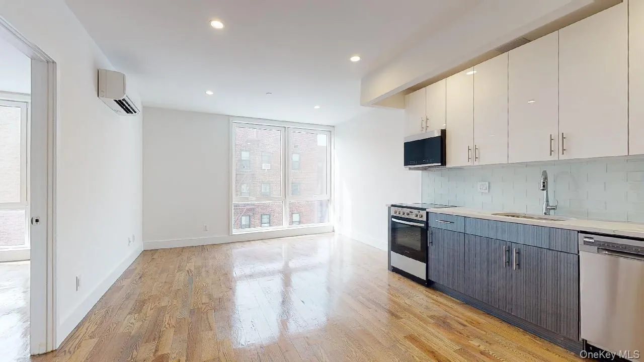 138-28 Queens Boulevard, New York, NY, 1 Bedroom Bedrooms, 3 Rooms Rooms,1 BathroomBathrooms,Residential Lease,For Rent,Queens,0,1050401 138-28 Queens Boulevard, New York, NY, 1 Bedroom Bedrooms, 3 Rooms Rooms,1 BathroomBathrooms,Residential Lease,For Rent,Queens,0,1050401