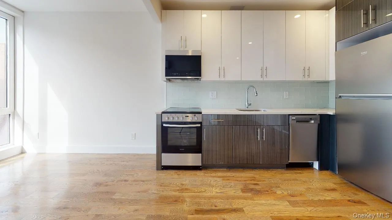 138-28 Queens Boulevard, New York, NY, 1 Bedroom Bedrooms, 3 Rooms Rooms,1 BathroomBathrooms,Residential Lease,For Rent,Queens,0,1050401 138-28 Queens Boulevard, New York, NY, 1 Bedroom Bedrooms, 3 Rooms Rooms,1 BathroomBathrooms,Residential Lease,For Rent,Queens,0,1050401