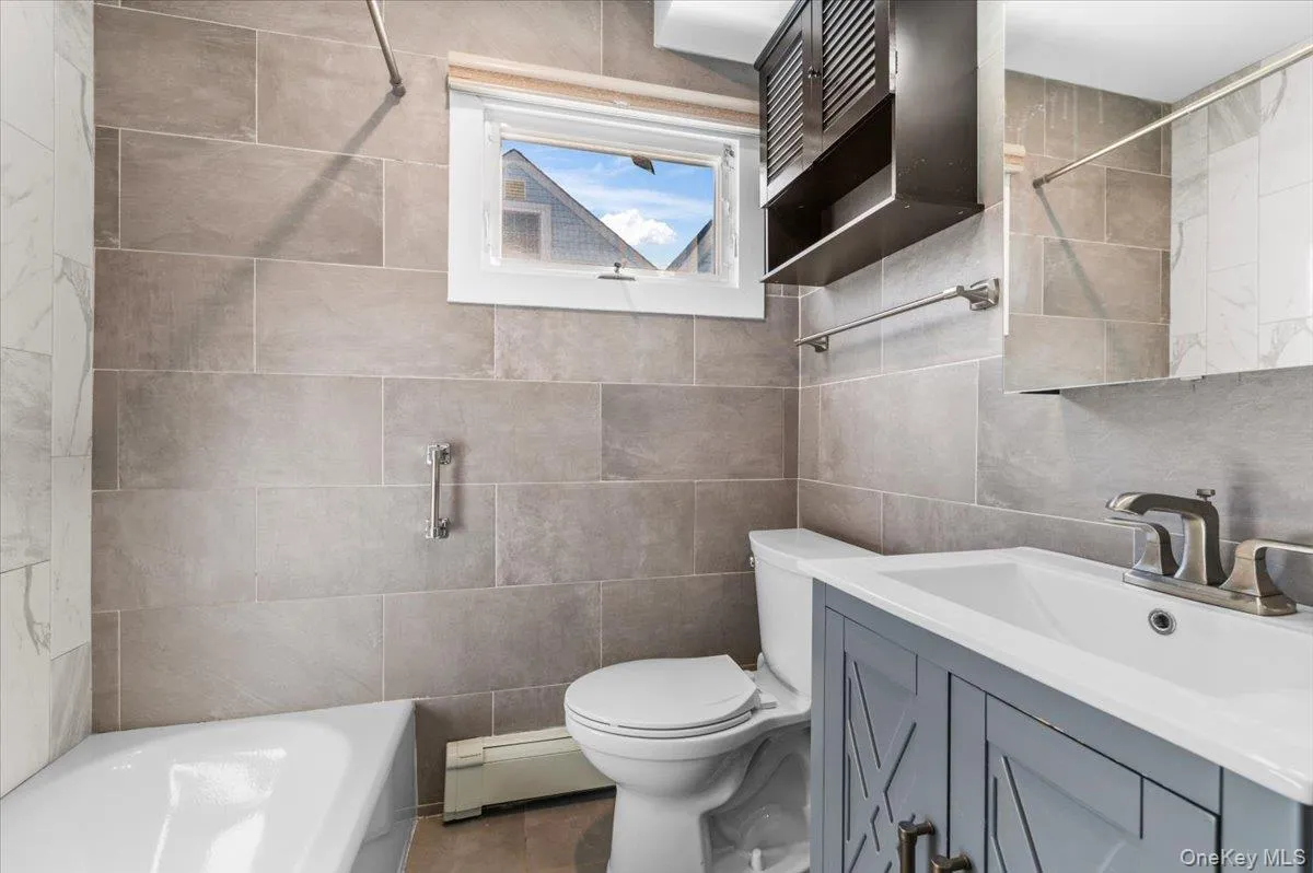 89 3rd Avenue, Oyster Bay, NY, 6 Bedrooms Bedrooms, 11 Rooms Rooms,2 BathroomsBathrooms,Residential,For Rent,3rd,0,1050411 89 3rd Avenue, Oyster Bay, NY, 6 Bedrooms Bedrooms, 11 Rooms Rooms,2 BathroomsBathrooms,Residential,For Rent,3rd,0,1050411