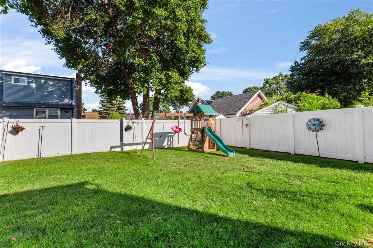 89 3rd Avenue, Oyster Bay, NY, 6 Bedrooms Bedrooms, 11 Rooms Rooms,2 BathroomsBathrooms,Residential,For Rent,3rd,0,1050411 89 3rd Avenue, Oyster Bay, NY, 6 Bedrooms Bedrooms, 11 Rooms Rooms,2 BathroomsBathrooms,Residential,For Rent,3rd,0,1050411