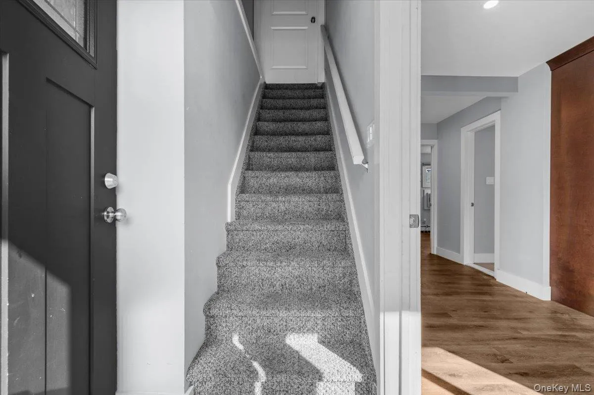 89 3rd Avenue, Oyster Bay, NY, 6 Bedrooms Bedrooms, 11 Rooms Rooms,2 BathroomsBathrooms,Residential,For Rent,3rd,0,1050411 89 3rd Avenue, Oyster Bay, NY, 6 Bedrooms Bedrooms, 11 Rooms Rooms,2 BathroomsBathrooms,Residential,For Rent,3rd,0,1050411
