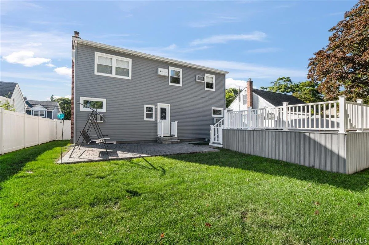 89 3rd Avenue, Oyster Bay, NY, 6 Bedrooms Bedrooms, 11 Rooms Rooms,2 BathroomsBathrooms,Residential,For Rent,3rd,0,1050411 89 3rd Avenue, Oyster Bay, NY, 6 Bedrooms Bedrooms, 11 Rooms Rooms,2 BathroomsBathrooms,Residential,For Rent,3rd,0,1050411