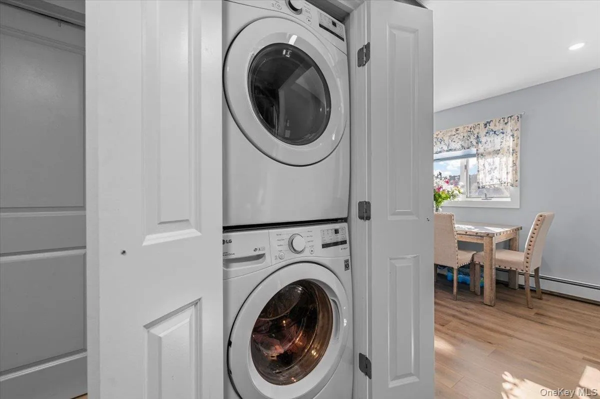 89 3rd Avenue, Oyster Bay, NY, 6 Bedrooms Bedrooms, 11 Rooms Rooms,2 BathroomsBathrooms,Residential,For Rent,3rd,0,1050411 89 3rd Avenue, Oyster Bay, NY, 6 Bedrooms Bedrooms, 11 Rooms Rooms,2 BathroomsBathrooms,Residential,For Rent,3rd,0,1050411