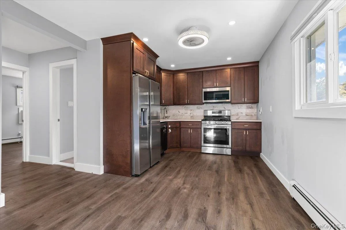 89 3rd Avenue, Oyster Bay, NY, 6 Bedrooms Bedrooms, 11 Rooms Rooms,2 BathroomsBathrooms,Residential,For Rent,3rd,0,1050411 89 3rd Avenue, Oyster Bay, NY, 6 Bedrooms Bedrooms, 11 Rooms Rooms,2 BathroomsBathrooms,Residential,For Rent,3rd,0,1050411