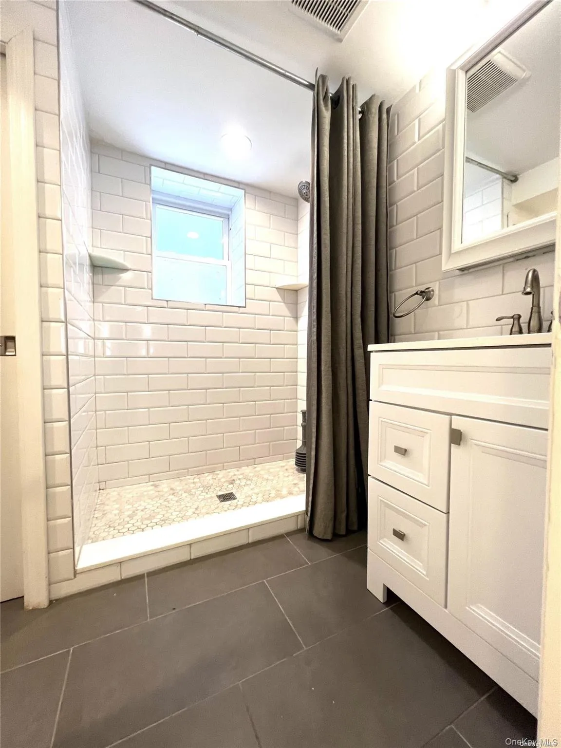 249 Broadway, Long Beach, NY, 2 Bedrooms Bedrooms, 4 Rooms Rooms,1 BathroomBathrooms,Residential Lease,For Rent,Broadway,0,1050419 249 Broadway, Long Beach, NY, 2 Bedrooms Bedrooms, 4 Rooms Rooms,1 BathroomBathrooms,Residential Lease,For Rent,Broadway,0,1050419