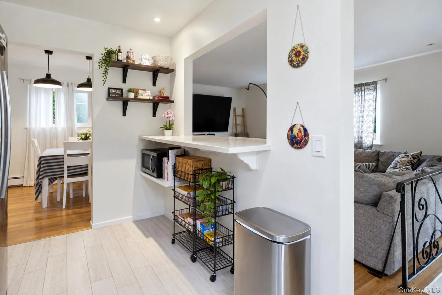 5 Segrove Place, Huntington, NY, 3 Bedroom Bedrooms, 6 Room Rooms,2 BathroomBathrooms,Residential Lease,For Rent,Segrove,0,1050420 5 Segrove Place, Huntington, NY, 3 Bedroom Bedrooms, 6 Room Rooms,2 BathroomBathrooms,Residential Lease,For Rent,Segrove,0,1050420