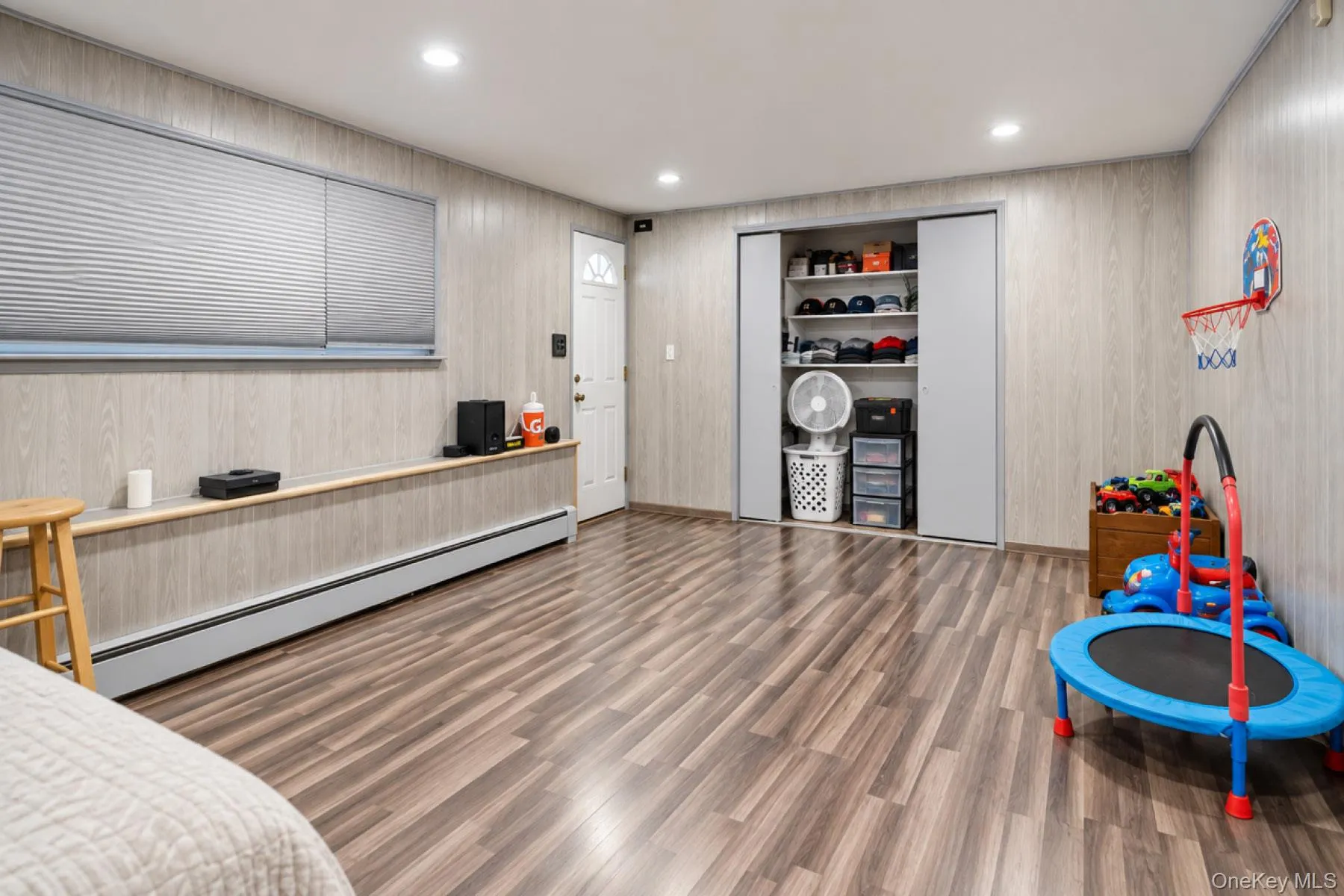 5 Segrove Place, Huntington, NY, 3 Bedroom Bedrooms, 6 Room Rooms,2 BathroomBathrooms,Residential Lease,For Rent,Segrove,0,1050420 5 Segrove Place, Huntington, NY, 3 Bedroom Bedrooms, 6 Room Rooms,2 BathroomBathrooms,Residential Lease,For Rent,Segrove,0,1050420