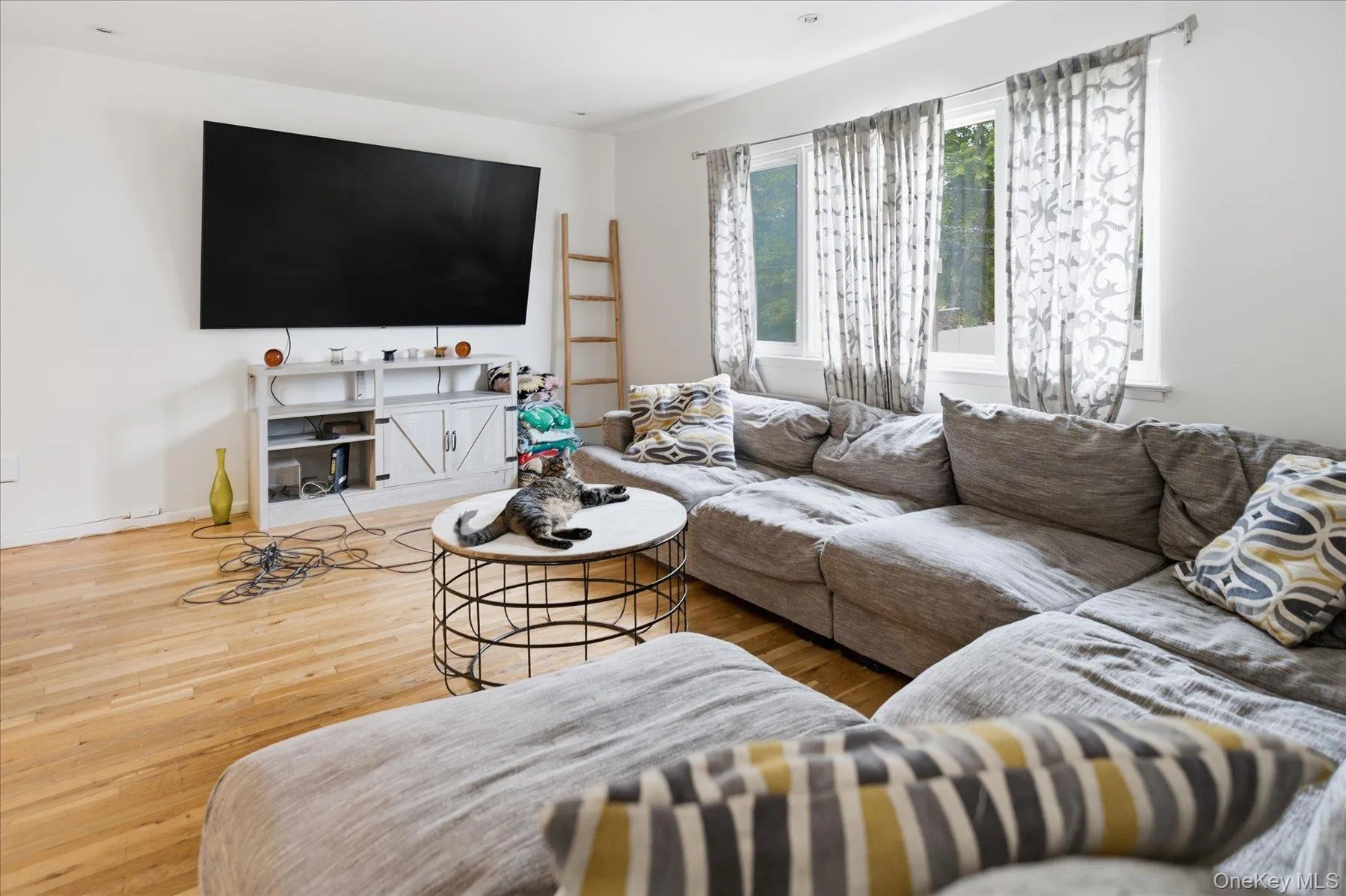 5 Segrove Place, Huntington, NY, 3 Bedroom Bedrooms, 6 Room Rooms,2 BathroomBathrooms,Residential Lease,For Rent,Segrove,0,1050420 5 Segrove Place, Huntington, NY, 3 Bedroom Bedrooms, 6 Room Rooms,2 BathroomBathrooms,Residential Lease,For Rent,Segrove,0,1050420