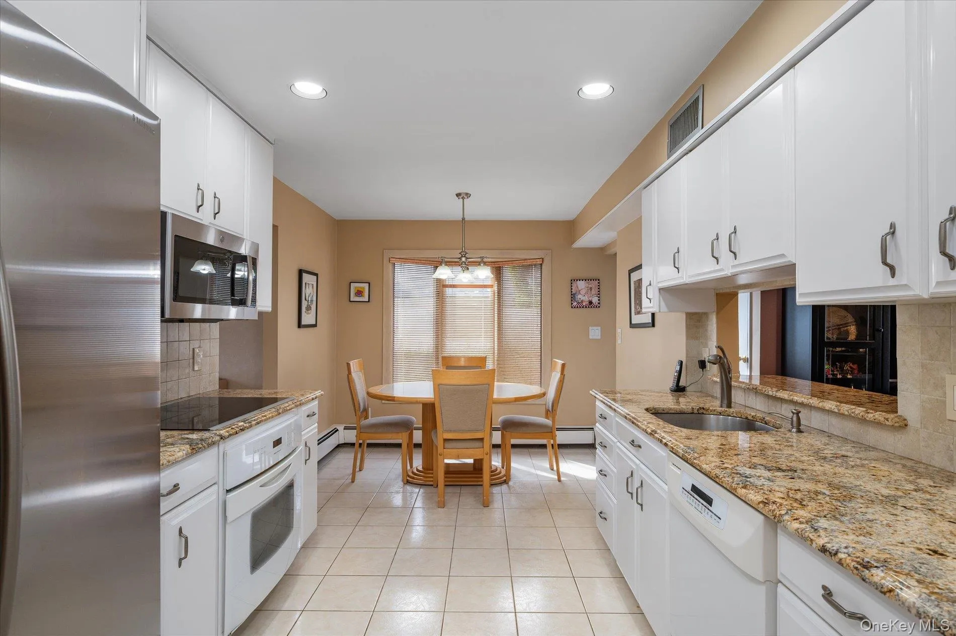 10 Klaibar Lane, Huntington, NY, 4 Bedrooms Bedrooms, 9 Rooms Rooms,2 BathroomsBathrooms,Residential,For Rent,Klaibar,0,1050423 10 Klaibar Lane, Huntington, NY, 4 Bedrooms Bedrooms, 9 Rooms Rooms,2 BathroomsBathrooms,Residential,For Rent,Klaibar,0,1050423