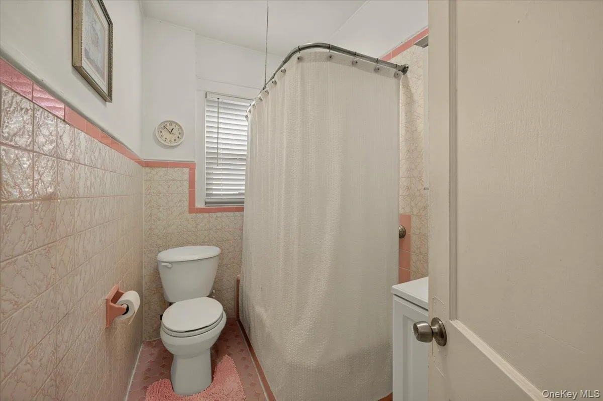 108-10 107th Avenue, New York, NY, 3 Bedrooms Bedrooms, 5 Rooms Rooms,1 BathroomBathrooms,Residential,For Rent,107th,0,1050425 108-10 107th Avenue, New York, NY, 3 Bedrooms Bedrooms, 5 Rooms Rooms,1 BathroomBathrooms,Residential,For Rent,107th,0,1050425