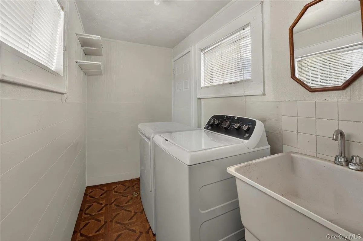 108-10 107th Avenue, New York, NY, 3 Bedrooms Bedrooms, 5 Rooms Rooms,1 BathroomBathrooms,Residential,For Rent,107th,0,1050425 108-10 107th Avenue, New York, NY, 3 Bedrooms Bedrooms, 5 Rooms Rooms,1 BathroomBathrooms,Residential,For Rent,107th,0,1050425