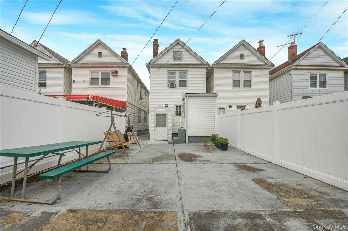 108-10 107th Avenue, New York, NY, 3 Bedrooms Bedrooms, 5 Rooms Rooms,1 BathroomBathrooms,Residential,For Rent,107th,0,1050425 108-10 107th Avenue, New York, NY, 3 Bedrooms Bedrooms, 5 Rooms Rooms,1 BathroomBathrooms,Residential,For Rent,107th,0,1050425
