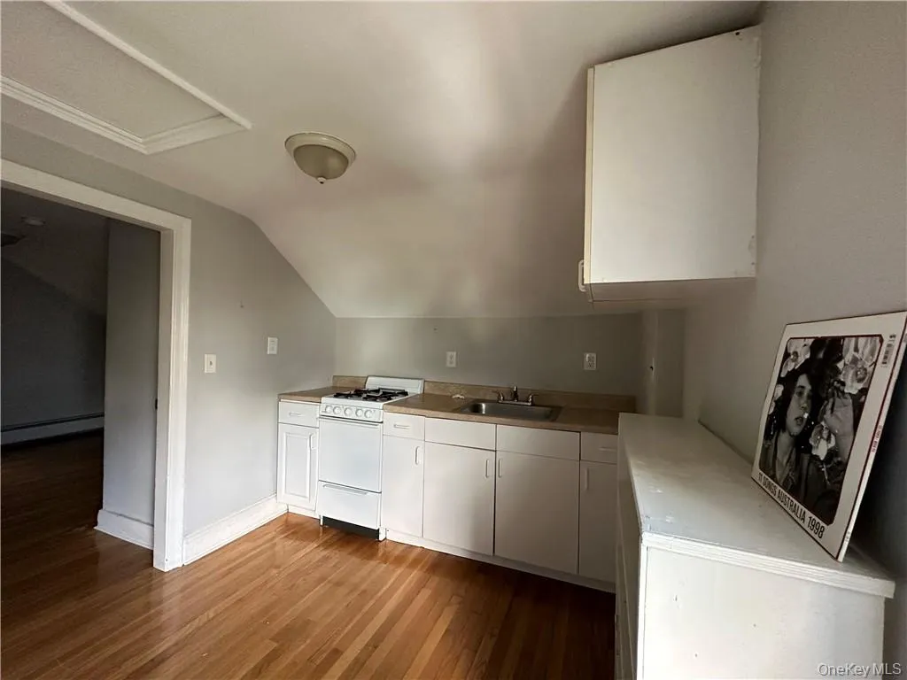 10 Prospect Street, Orangetown, NY, 1 Bedroom Bedrooms, 3 Rooms Rooms,1 BathroomBathrooms,Residential Lease,For Rent,Prospect,0,1050432 10 Prospect Street, Orangetown, NY, 1 Bedroom Bedrooms, 3 Rooms Rooms,1 BathroomBathrooms,Residential Lease,For Rent,Prospect,0,1050432
