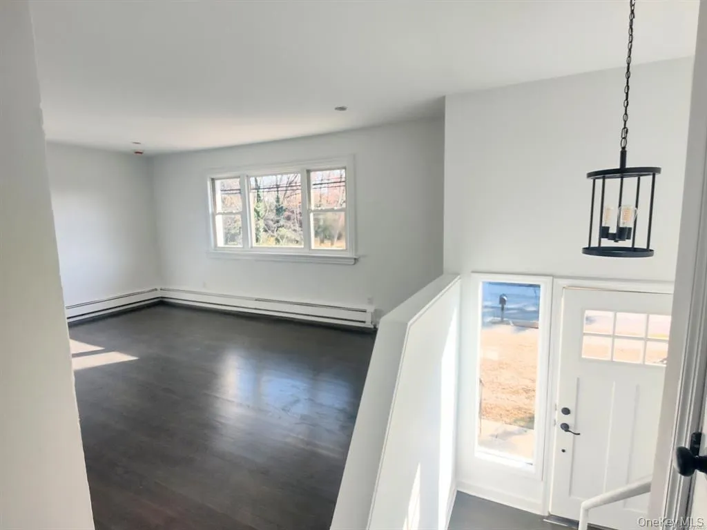 91 North Street, Huntington, NY, 3 Bedrooms Bedrooms, 6 Rooms Rooms,1 BathroomBathrooms,Residential Lease,For Rent,North,0,1050434 91 North Street, Huntington, NY, 3 Bedrooms Bedrooms, 6 Rooms Rooms,1 BathroomBathrooms,Residential Lease,For Rent,North,0,1050434