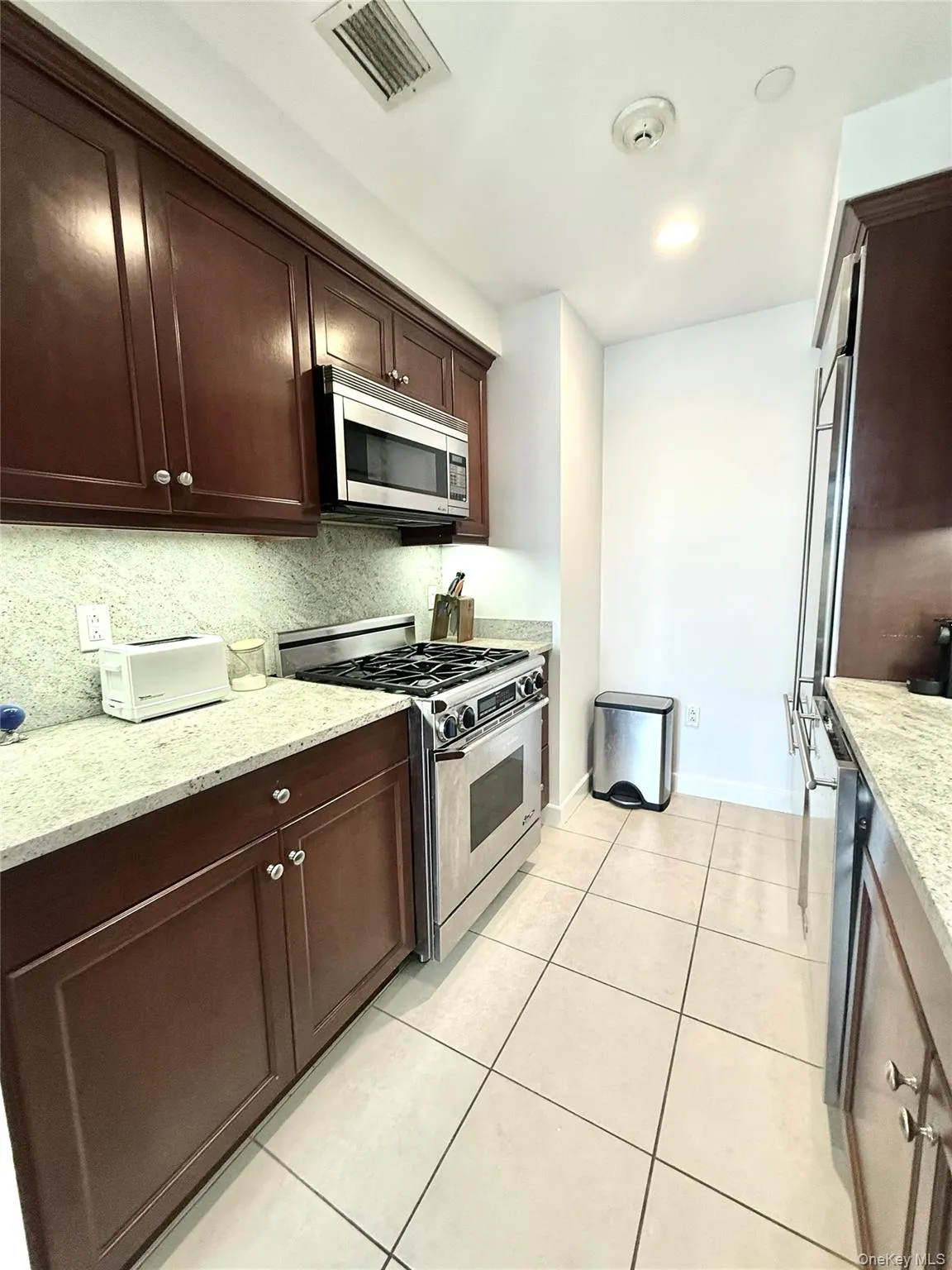 10 City Place, White Plains, NY, 1 Bedroom Bedrooms, 3 Rooms Rooms,1 BathroomBathrooms,Residential Lease,For Rent,City,0,1050436 10 City Place, White Plains, NY, 1 Bedroom Bedrooms, 3 Rooms Rooms,1 BathroomBathrooms,Residential Lease,For Rent,City,0,1050436