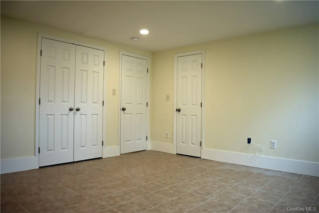 features 2 closets features 2 closets
