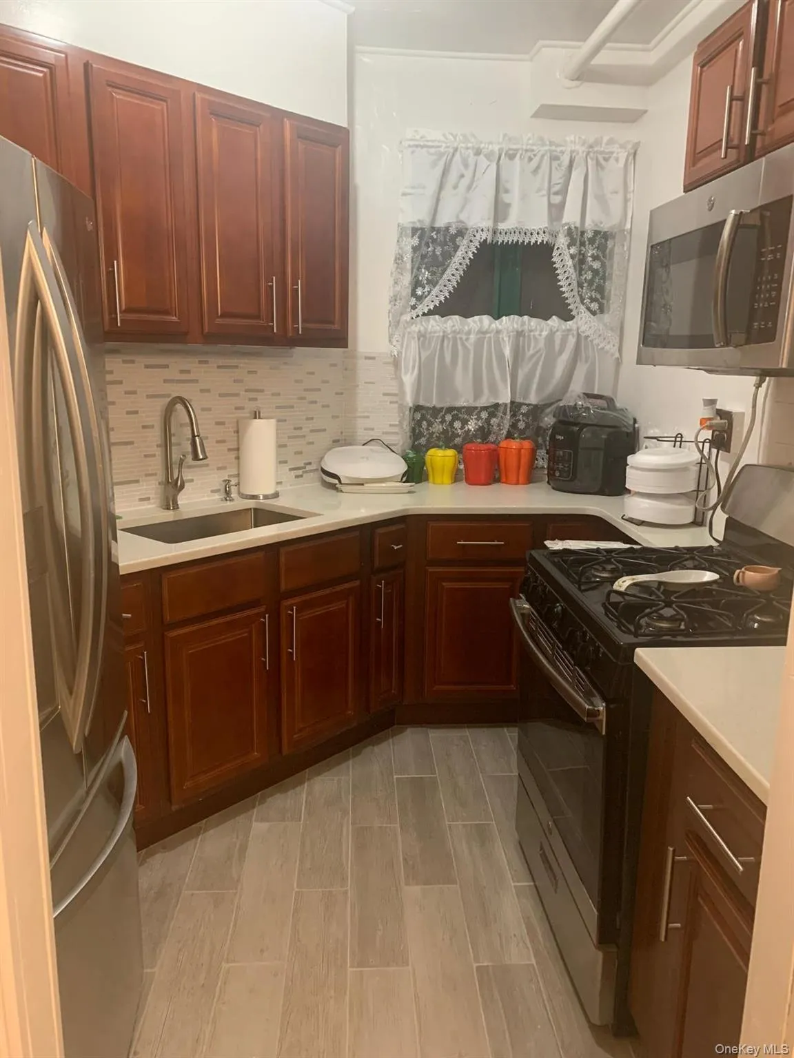 1700 Metropolitan Avenue, New York, NY, 1 Bedroom Bedrooms, 4 Rooms Rooms,1 BathroomBathrooms,Residential,For Rent,Metropolitan,0,1050441 1700 Metropolitan Avenue, New York, NY, 1 Bedroom Bedrooms, 4 Rooms Rooms,1 BathroomBathrooms,Residential,For Rent,Metropolitan,0,1050441