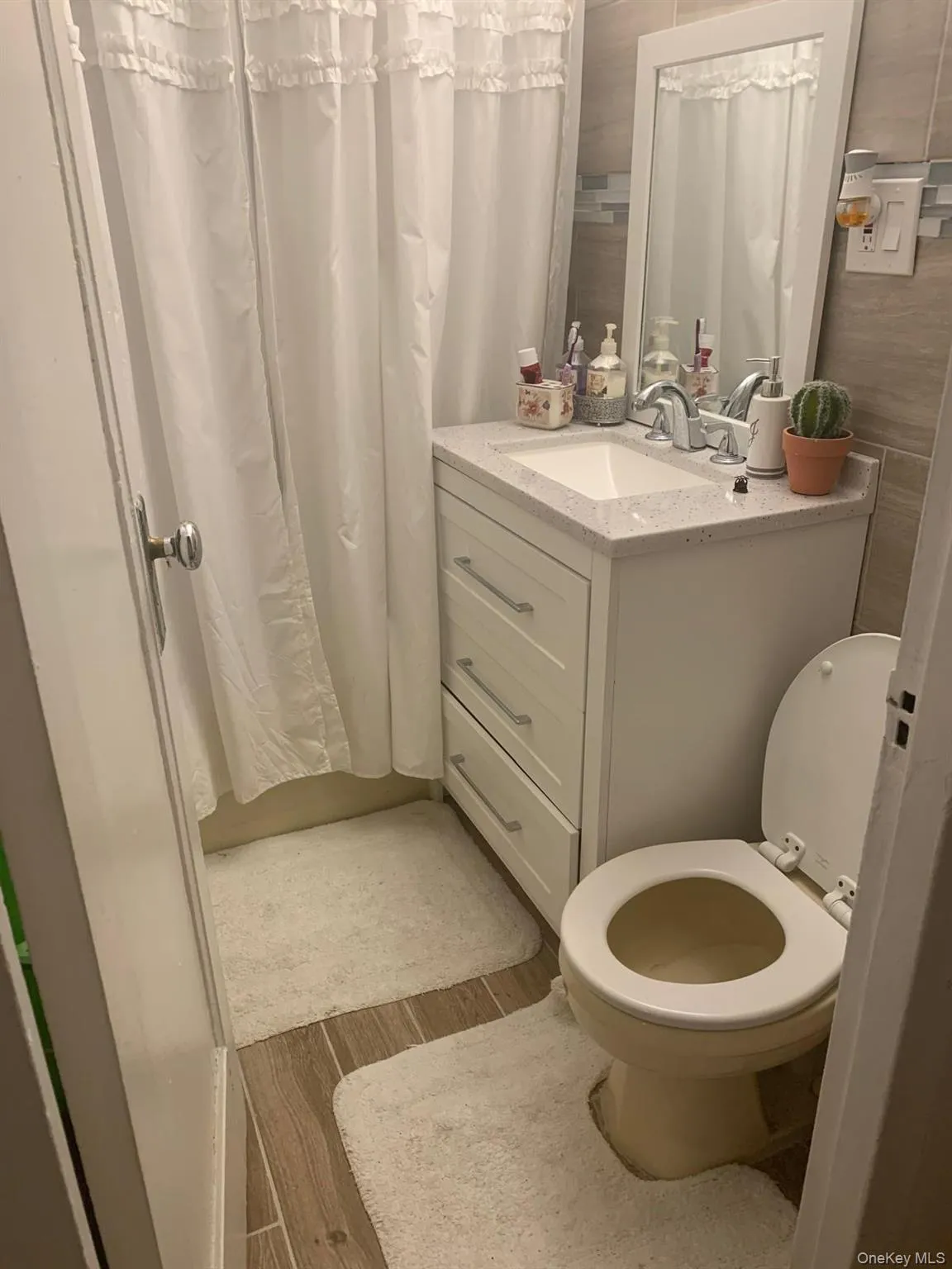 1700 Metropolitan Avenue, New York, NY, 1 Bedroom Bedrooms, 4 Rooms Rooms,1 BathroomBathrooms,Residential,For Rent,Metropolitan,0,1050441 1700 Metropolitan Avenue, New York, NY, 1 Bedroom Bedrooms, 4 Rooms Rooms,1 BathroomBathrooms,Residential,For Rent,Metropolitan,0,1050441