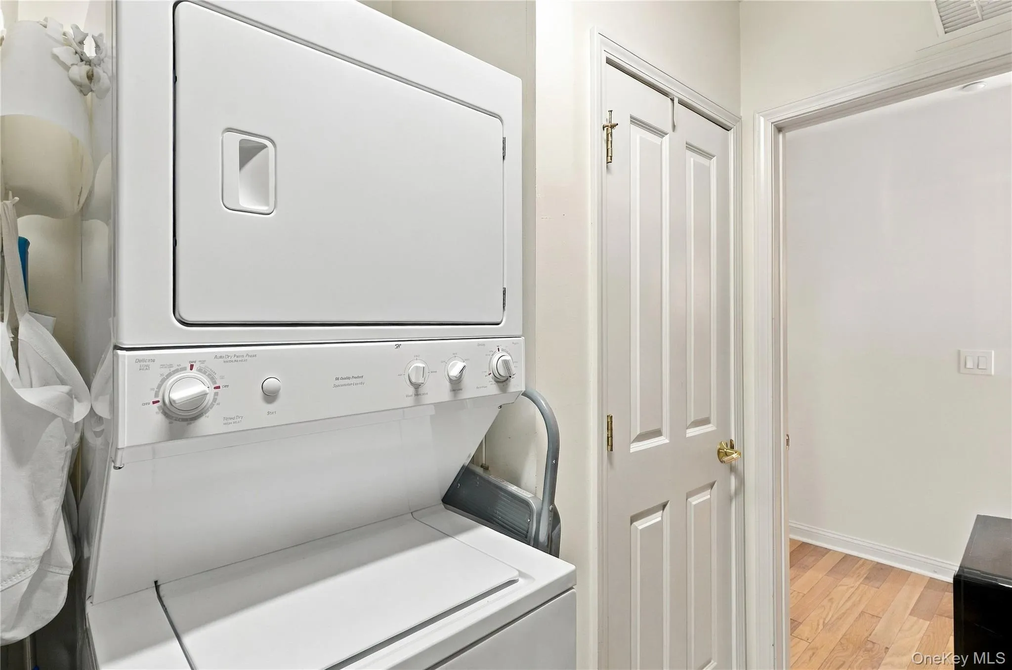 3102 Leeward Drive, Haverstraw, NY, 1 Bedroom Bedrooms, 4 Rooms Rooms,1 BathroomBathrooms,Residential,For Rent,Leeward,0,1050443 3102 Leeward Drive, Haverstraw, NY, 1 Bedroom Bedrooms, 4 Rooms Rooms,1 BathroomBathrooms,Residential,For Rent,Leeward,0,1050443