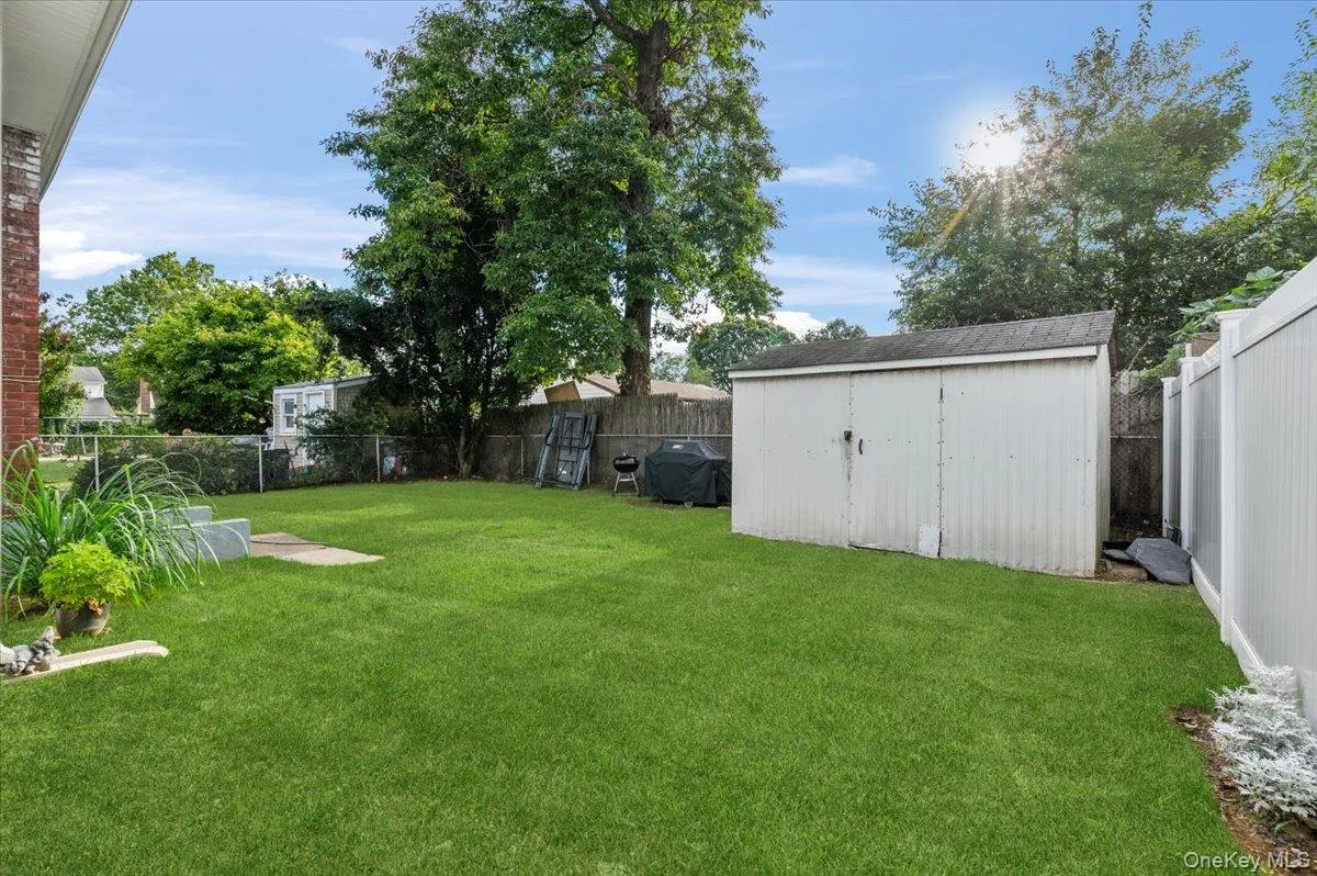 187 Catherine Street, North Hempstead, NY, 4 Bedrooms Bedrooms, 7 Rooms Rooms,2 BathroomsBathrooms,Residential,For Rent,Catherine,0,1050452 187 Catherine Street, North Hempstead, NY, 4 Bedrooms Bedrooms, 7 Rooms Rooms,2 BathroomsBathrooms,Residential,For Rent,Catherine,0,1050452
