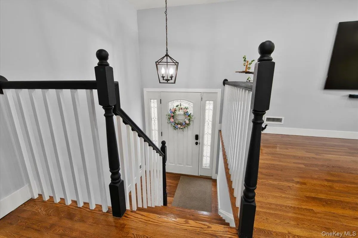 187 Catherine Street, North Hempstead, NY, 4 Bedrooms Bedrooms, 7 Rooms Rooms,2 BathroomsBathrooms,Residential,For Rent,Catherine,0,1050452 187 Catherine Street, North Hempstead, NY, 4 Bedrooms Bedrooms, 7 Rooms Rooms,2 BathroomsBathrooms,Residential,For Rent,Catherine,0,1050452