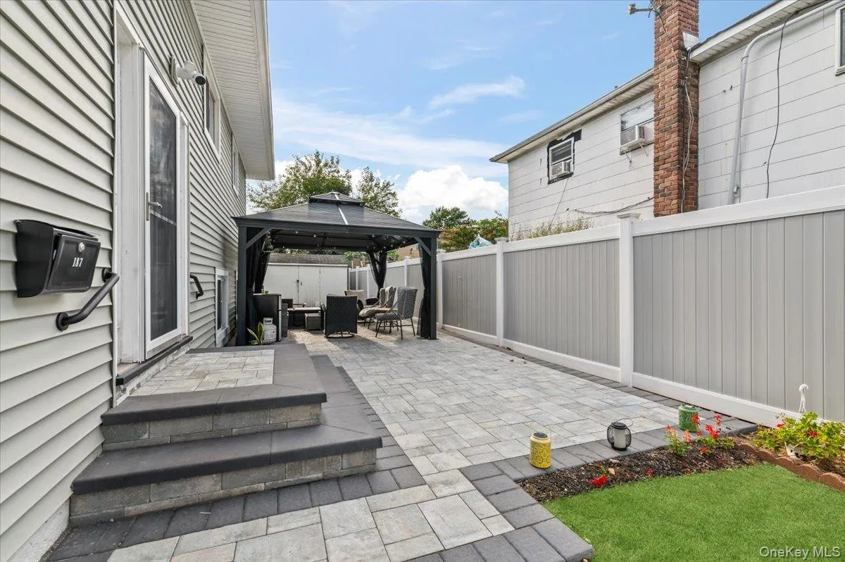 187 Catherine Street, North Hempstead, NY, 4 Bedrooms Bedrooms, 7 Rooms Rooms,2 BathroomsBathrooms,Residential,For Rent,Catherine,0,1050452 187 Catherine Street, North Hempstead, NY, 4 Bedrooms Bedrooms, 7 Rooms Rooms,2 BathroomsBathrooms,Residential,For Rent,Catherine,0,1050452