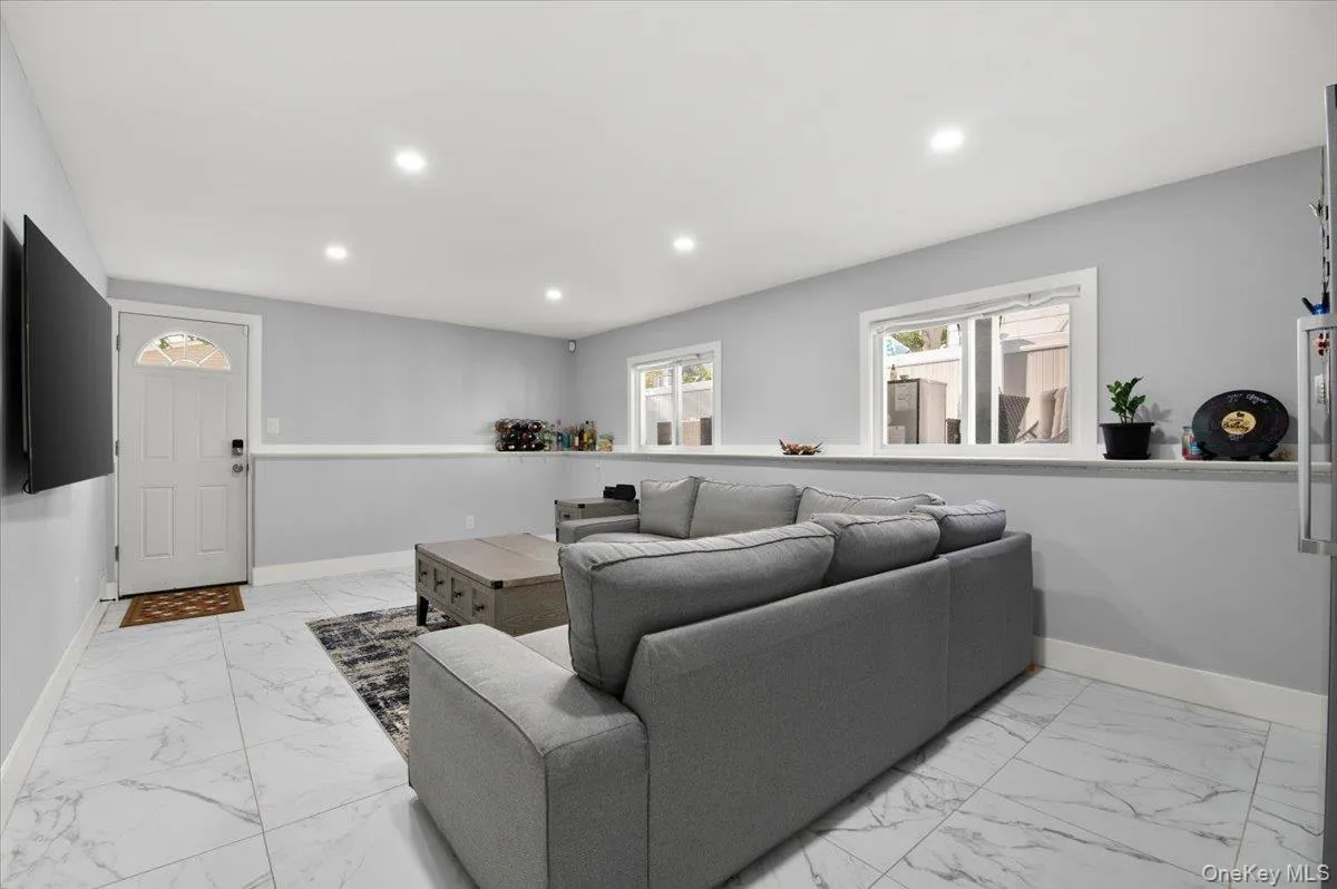 187 Catherine Street, North Hempstead, NY, 4 Bedrooms Bedrooms, 7 Rooms Rooms,2 BathroomsBathrooms,Residential,For Rent,Catherine,0,1050452 187 Catherine Street, North Hempstead, NY, 4 Bedrooms Bedrooms, 7 Rooms Rooms,2 BathroomsBathrooms,Residential,For Rent,Catherine,0,1050452