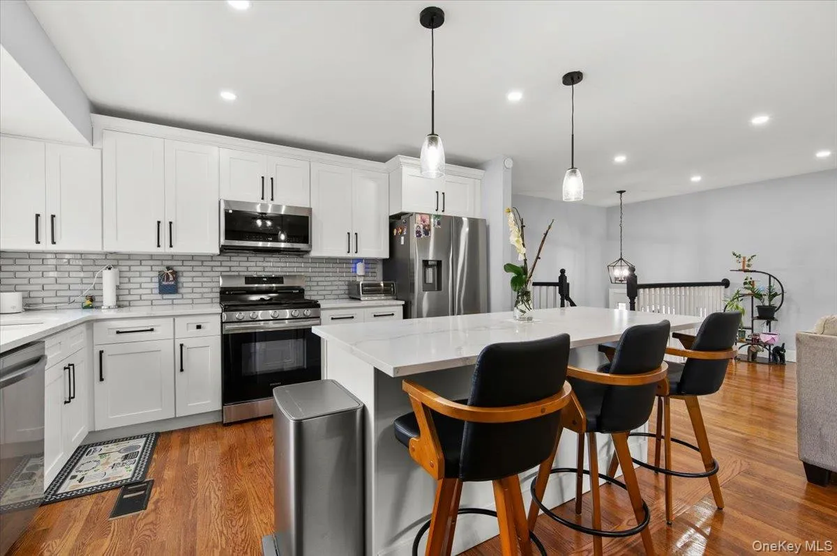 187 Catherine Street, North Hempstead, NY, 4 Bedrooms Bedrooms, 7 Rooms Rooms,2 BathroomsBathrooms,Residential,For Rent,Catherine,0,1050452 187 Catherine Street, North Hempstead, NY, 4 Bedrooms Bedrooms, 7 Rooms Rooms,2 BathroomsBathrooms,Residential,For Rent,Catherine,0,1050452